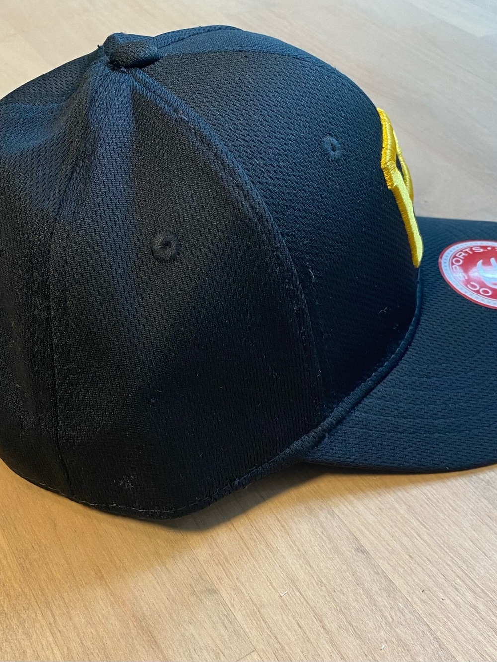 Pittsburgh 'P' Black Baseball Youth Cap with Yellow Embroidered Logo (New) - Picture 5 of 9